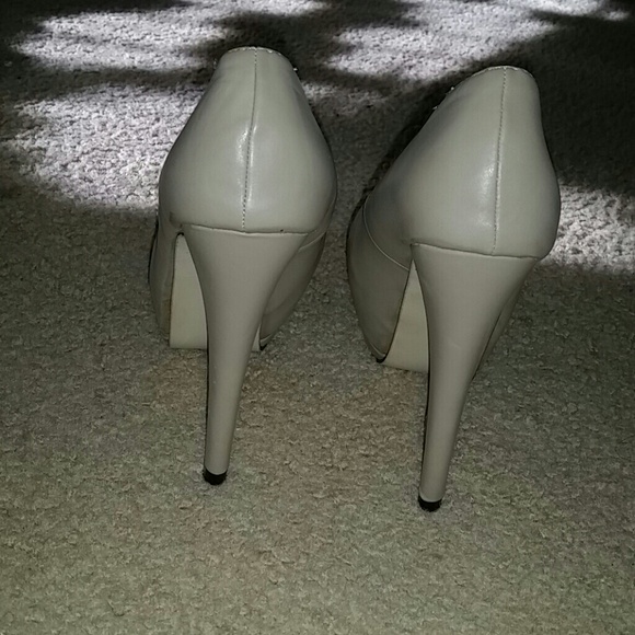 Nude gorgeous heels - Picture 3 of 4