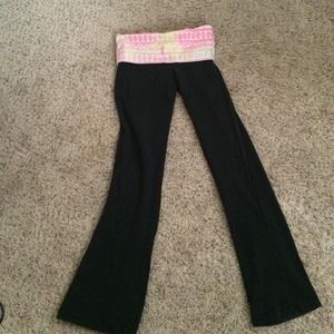 Vs pink tribal print yoga pants