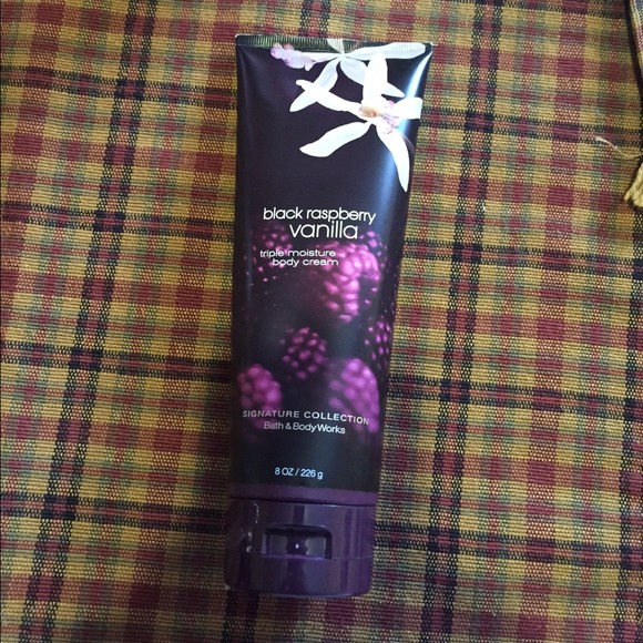 Black raspberry vanilla lotion