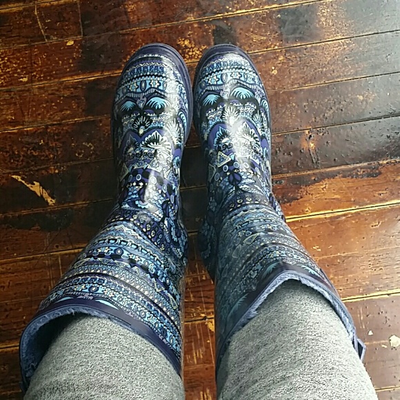 Tribal blue rain & snow boots
