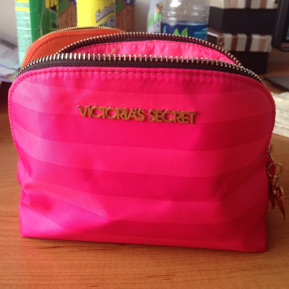 Victoria's Secret makeup bag - Picture 2 of 4