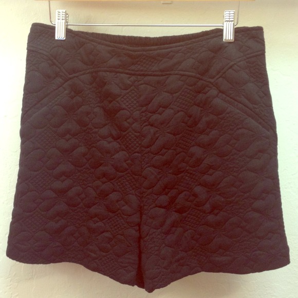 Black heart shape quilted shorts