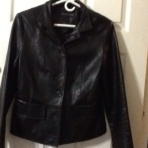 BLACK LEATHER JACKET