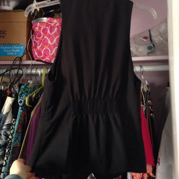 GUESS VEST - Picture 3 of 3