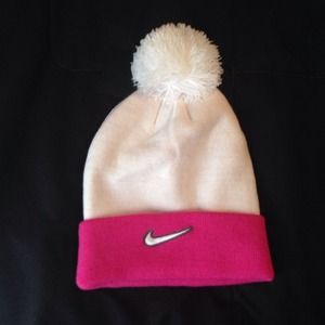 Nike Knit Winter Beanie NWT