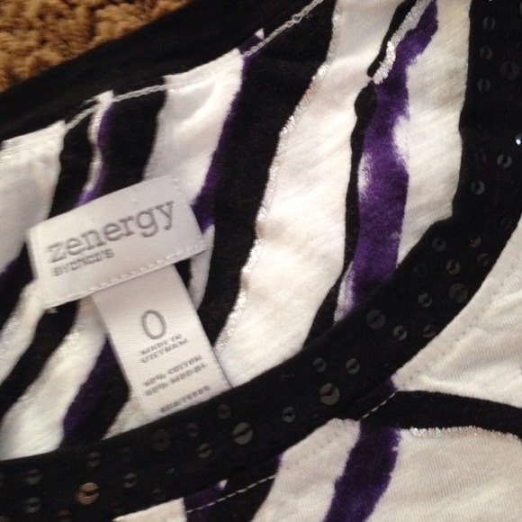 🚫🚫 Sold in bundle! Black/Purple Zebra Top - Picture 4 of 4