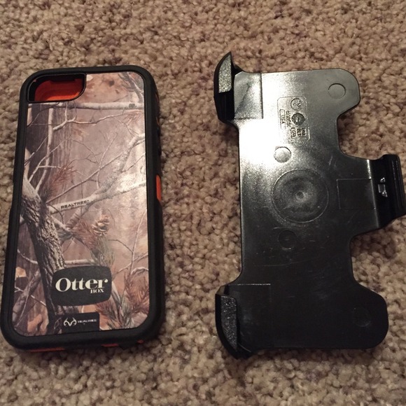 iPhone 5 otterbox - Picture 1 of 2