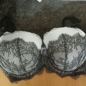 Victoria's Secret 38DDD bra