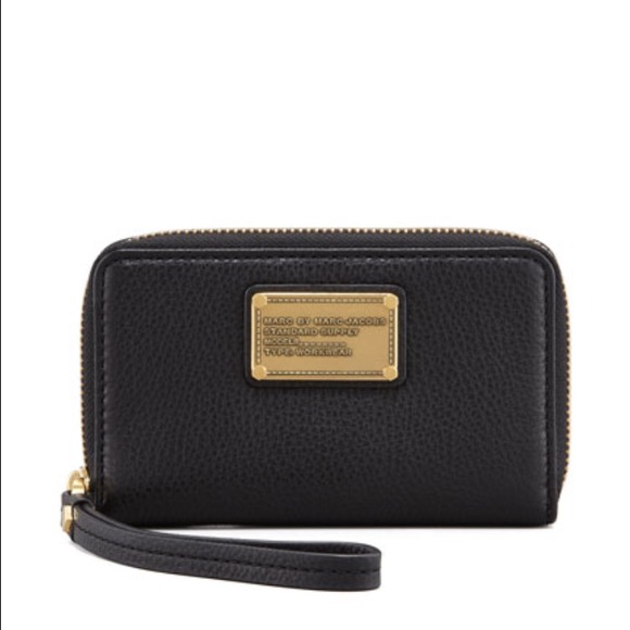 Marc Jacobs Wristlet in excellent condition