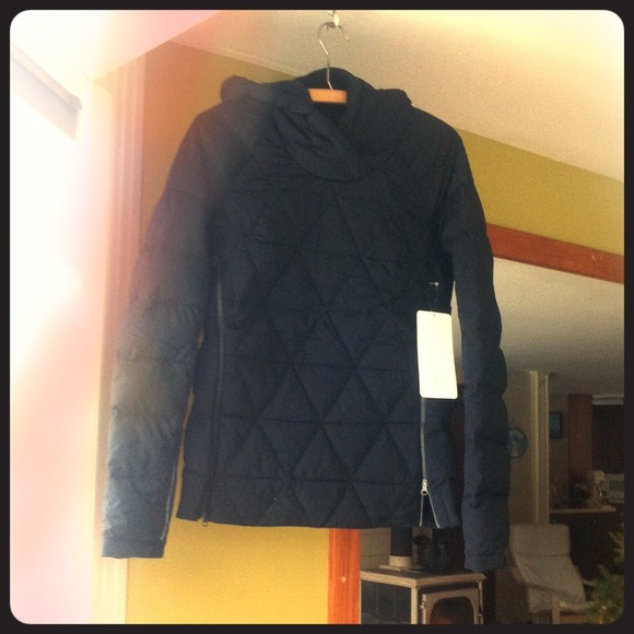 NWT Lululemon Fluff it Up Down Pullover 6