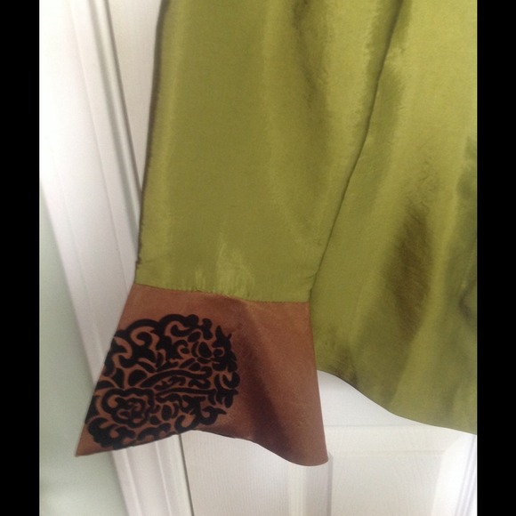 🎉Beautiful Olive Jacket - Cold Weather -HP🎉 - Picture 2 of 4