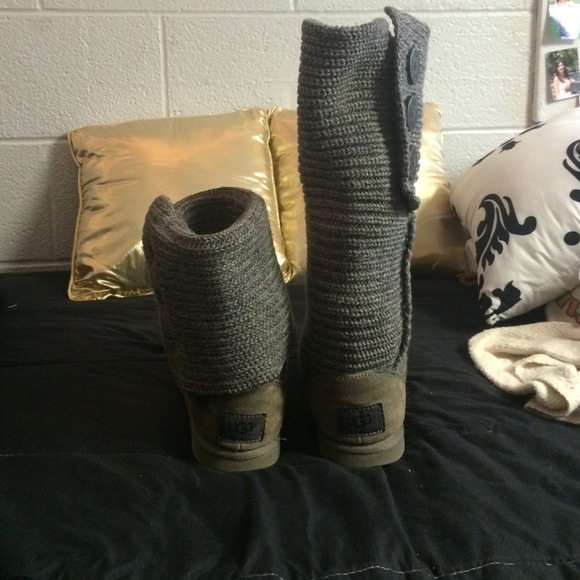 Grey cardy uggs - Picture 3 of 4