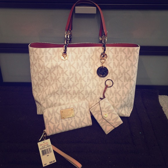 I trade this Cynthia 4 a striped MK Hamilton only
