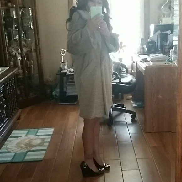 *Authentic Vince camuto coat - Picture 2 of 4