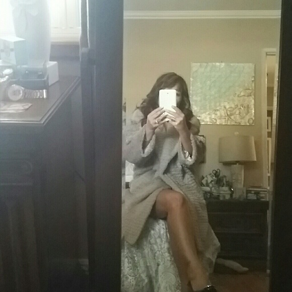 *Authentic Vince camuto coat - Picture 3 of 4