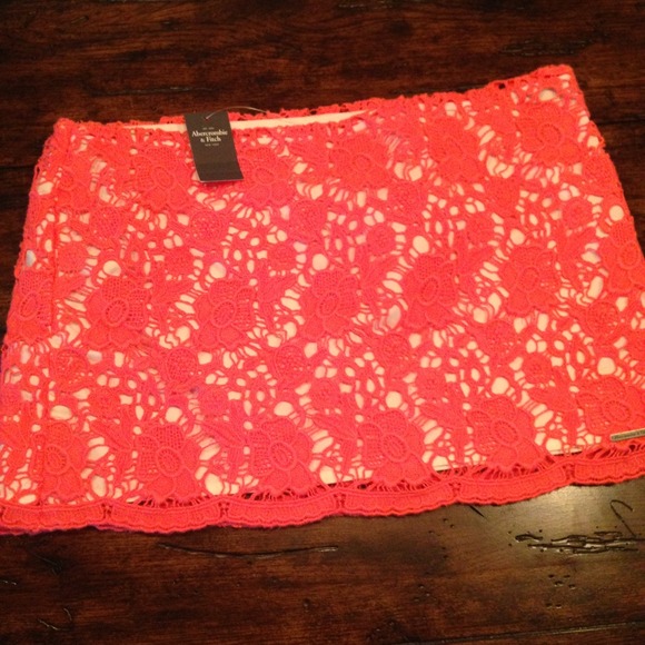 Lace skirt
