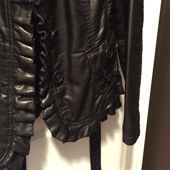 Brown leather jacket - Picture 2 of 3