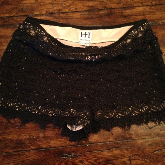 Haute hippie black lace shorts - Picture 2 of 4