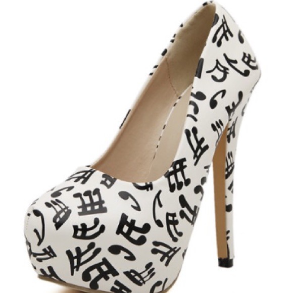 5 1/2" Music Note Print Platform Pumps