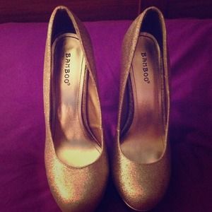 Gold Glittery Pumps