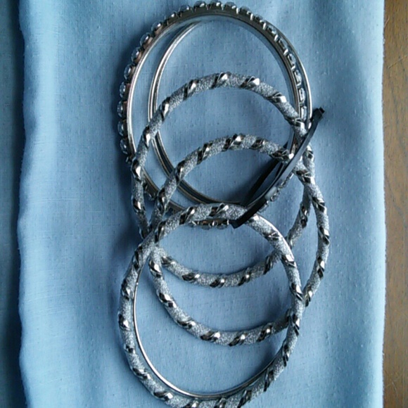 Set of bangle bracelets