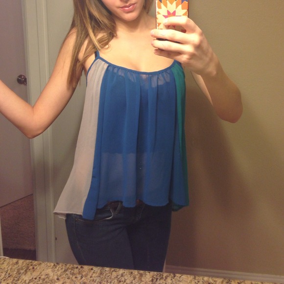 Sheer flowy top - Picture 1 of 4