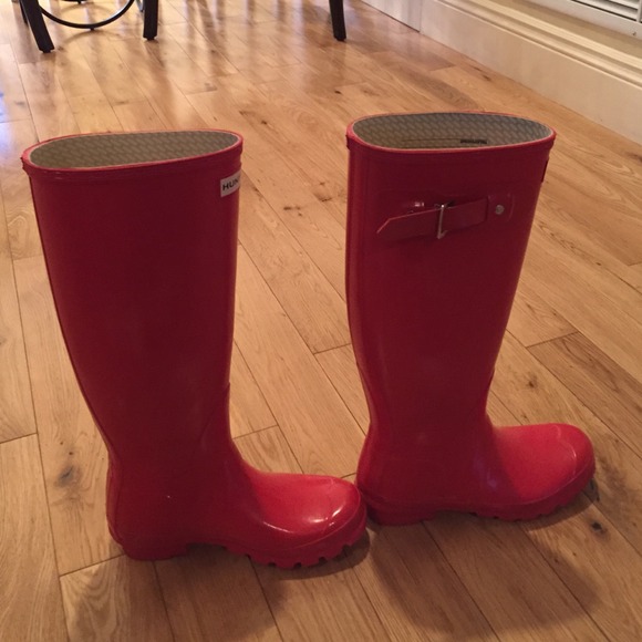 SOLD Red Hunter Rain Boots - Picture 2 of 4