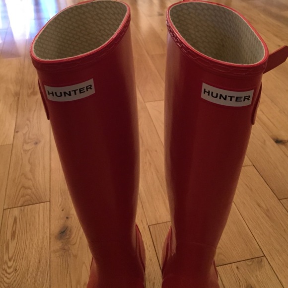 SOLD Red Hunter Rain Boots - Picture 4 of 4