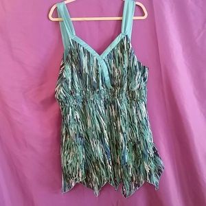 Fancy flowy tank top with pointed ends