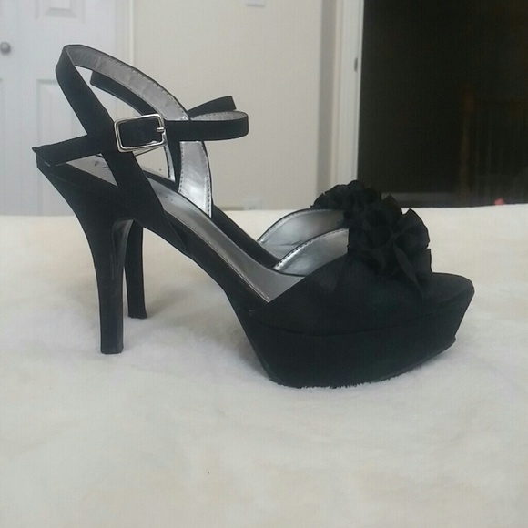 Cute black heels