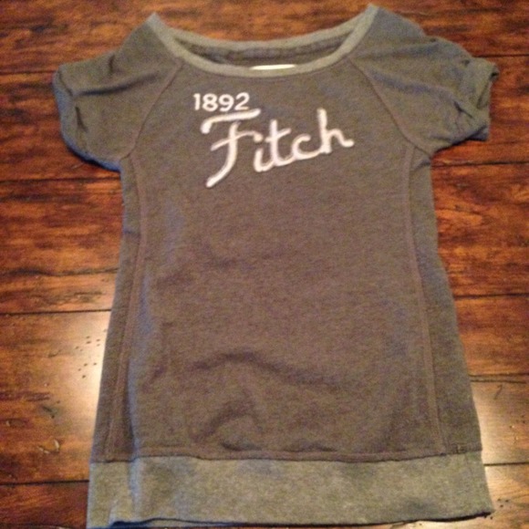 Short sleeve sweater