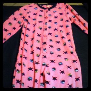 No boundaries footed pink skull pajamas medium