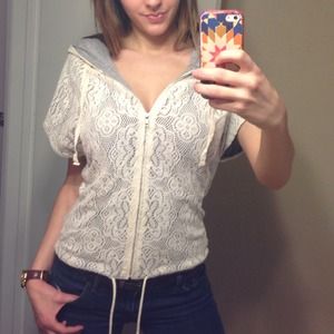 Hooded short sleeve sweater