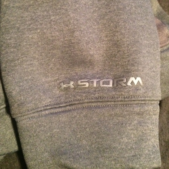 Under Armoir hoodie - Picture 3 of 4