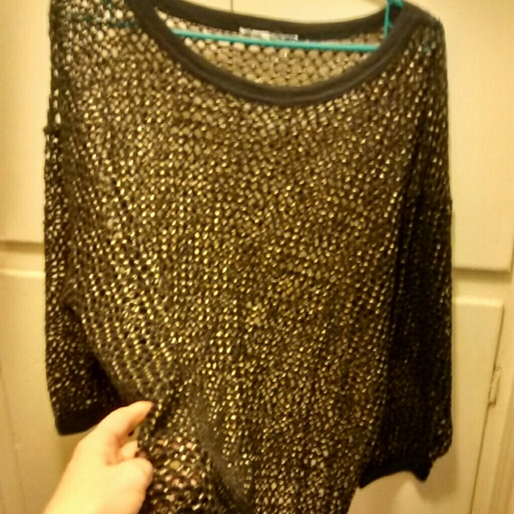 BLACK AND GOLD MESH KNIT SWEATER