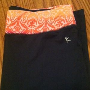 Grey yoga capris NWOT