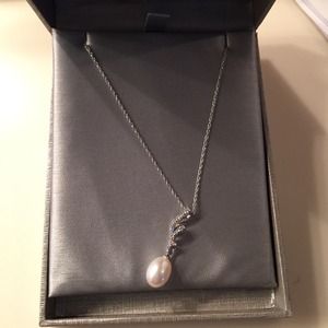 Earring and necklace set