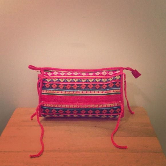 Anthropologie Handbags - Pretty n' Aztec pouch