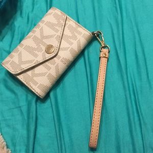 Michael Kors iPhone 4 wristlet! Brand new!