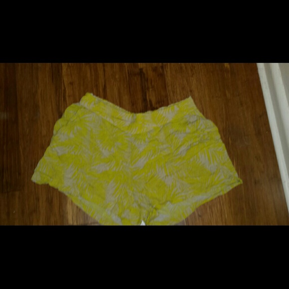 H&M cotton elastic waist shorts