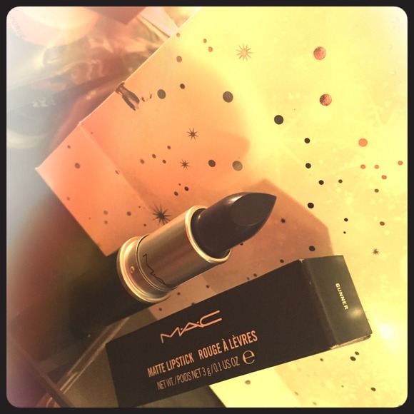 Mac Cosmetic - Nasty Gal Limited Edition-Gunner !