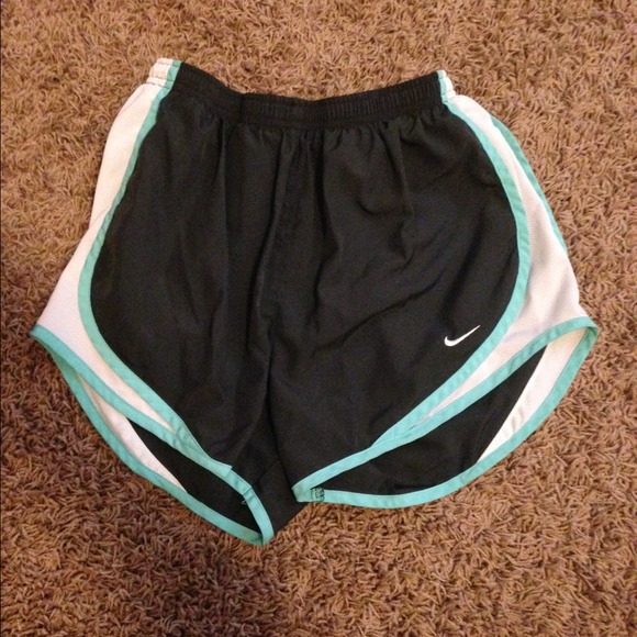 NIKE Tempo Running Shorts