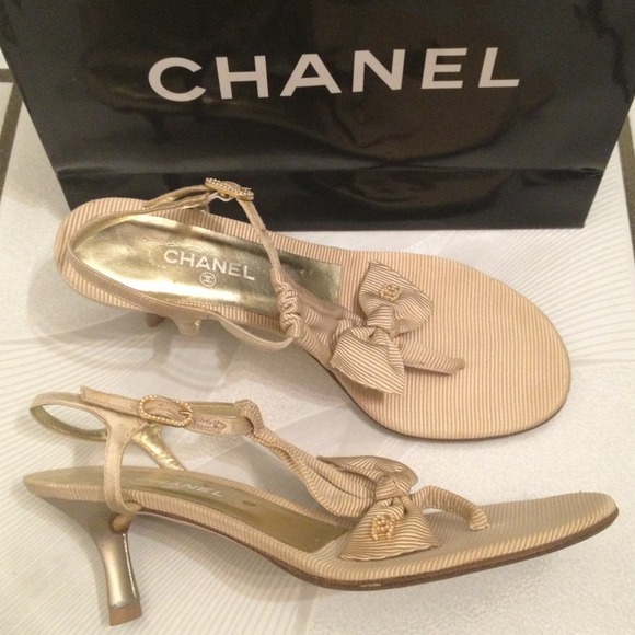 CHANEL bow pearl heels - Picture 1 of 4