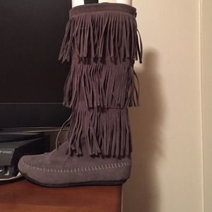 Grey fringe boots