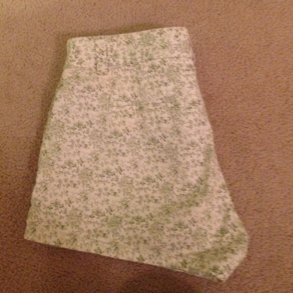 Adorable J.crew patterned shorts.