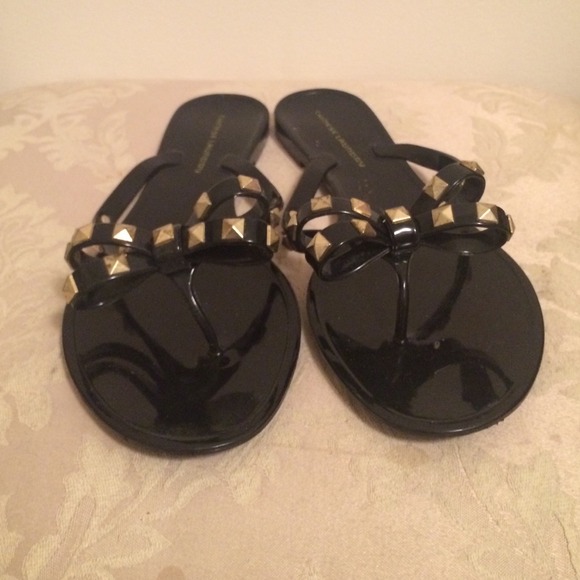 Chinese Laundry rock stud bow sandal