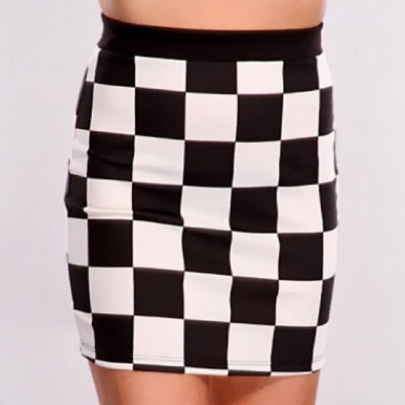 🚫BUNDLED🚫Black and white skirt - Picture 3 of 3