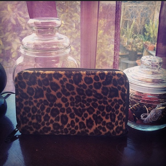 Leopard print zipper wallet