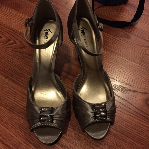 Fioni Peeptoe Heels - Picture 1 of 3