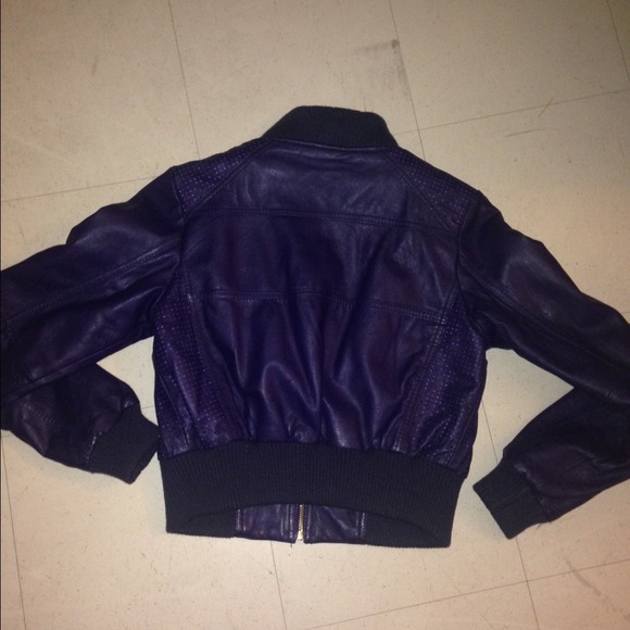 SOLD!! SOLD! ❌Italian Leather Bomber - Picture 2 of 4